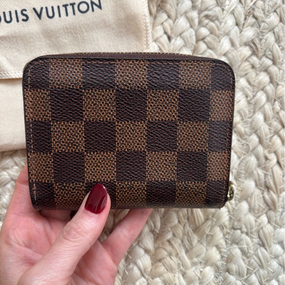 Louis Vuitton Damier Wallet Ziparound - Picture 1 of 6